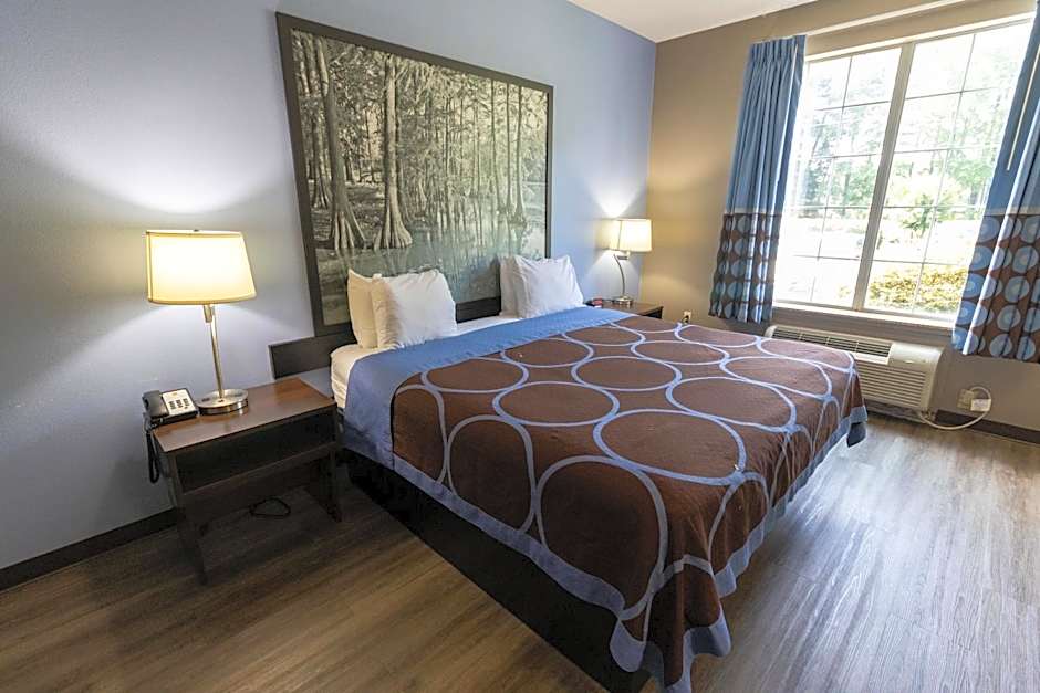 Super 8 by Wyndham Smithfield-Selma