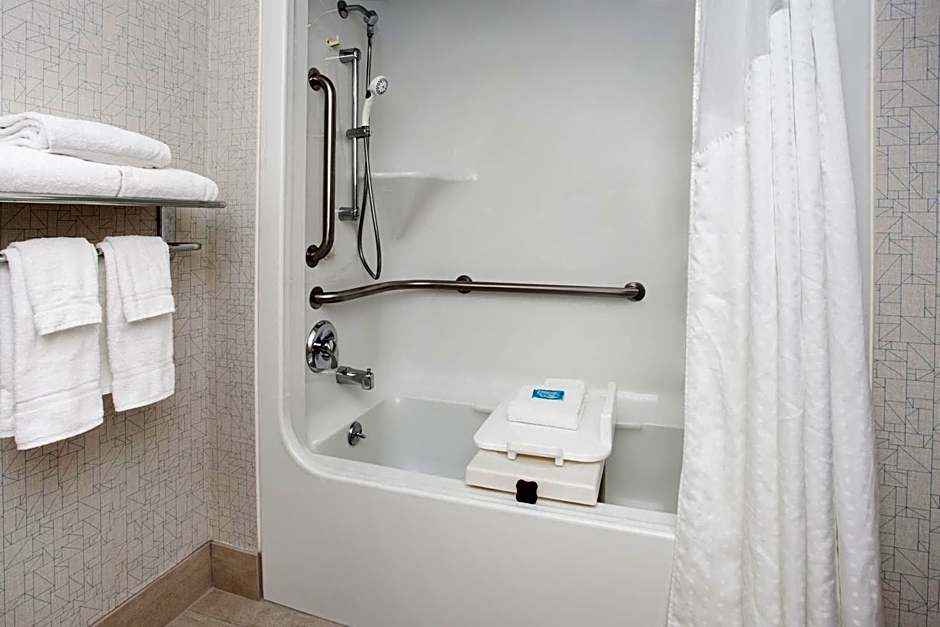 Holiday Inn Express & Suites South Portland By IHG
