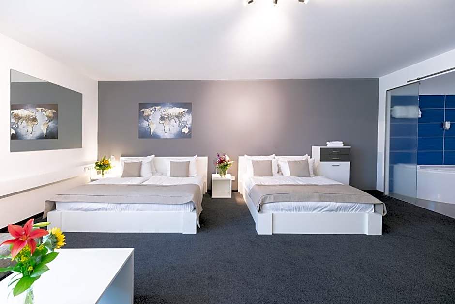 Hotel Aviva
