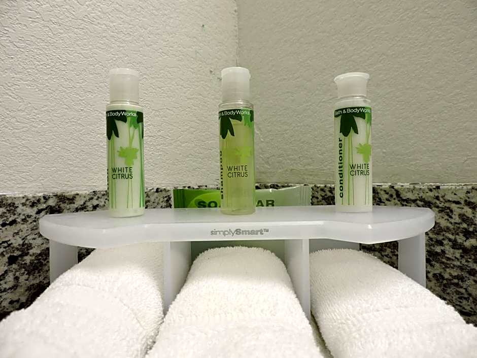 Holiday Inn Express and Suites Montgomery By IHG