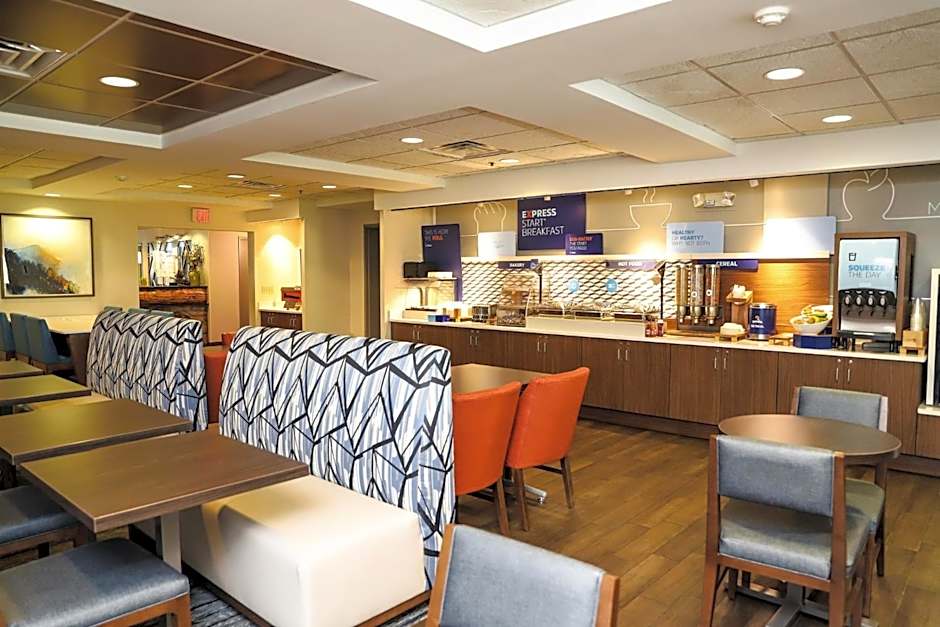 Holiday Inn Express & Suites Donegal By IHG