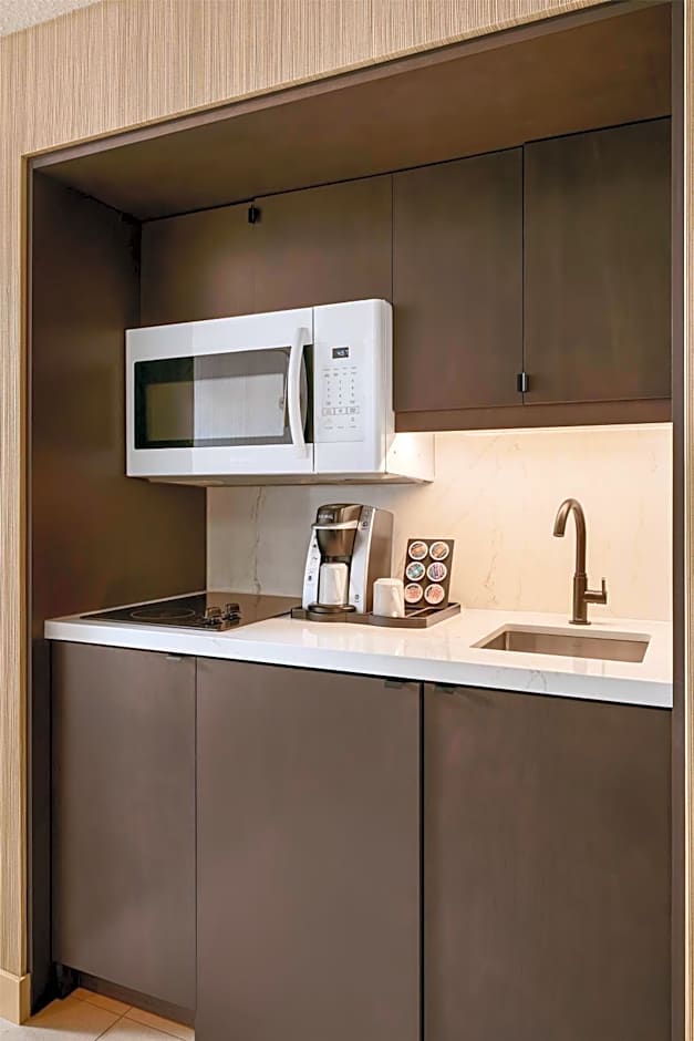 DoubleTree by Hilton North Vancouver
