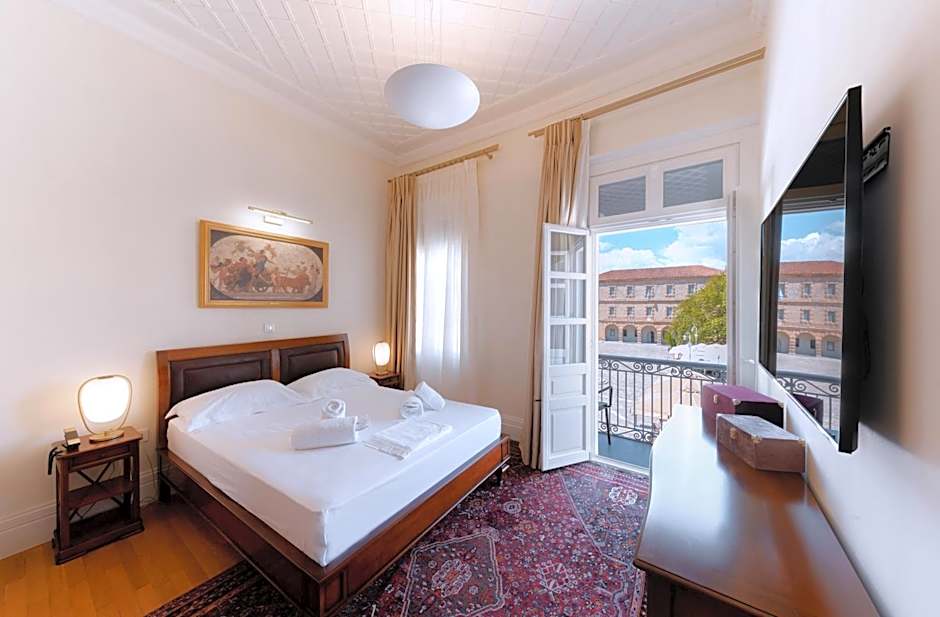 Castellano Hotel & Suites