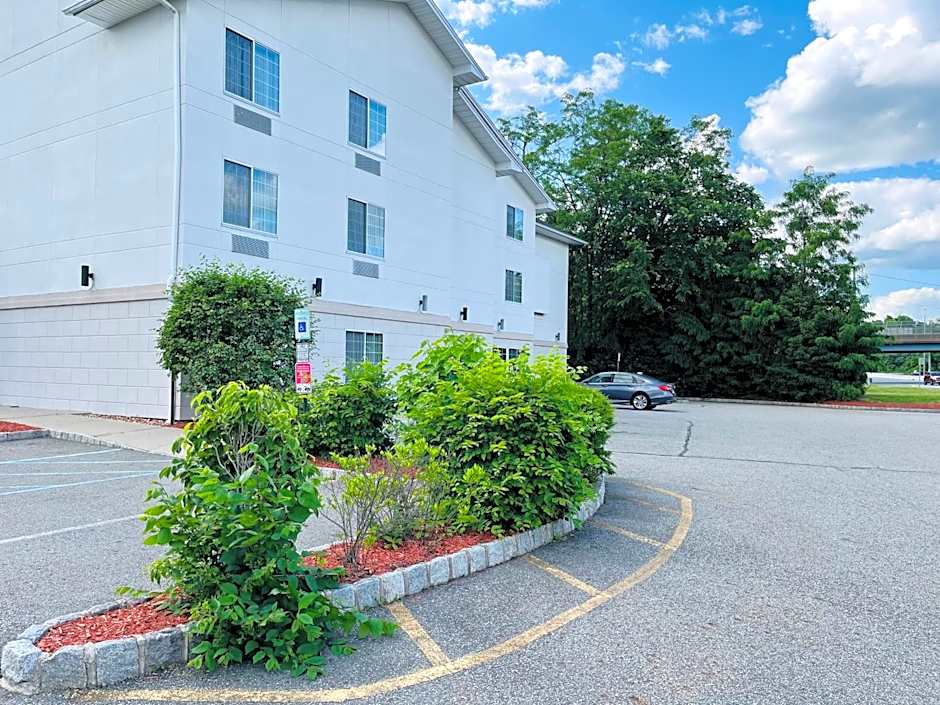 Tapa Hotel, Inn & Suites