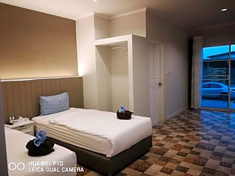 Twin Room with Pool View