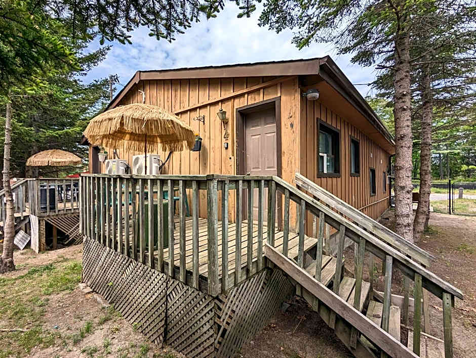 Photo 1 of 13 of Modern Tiny Wood Cottage 04