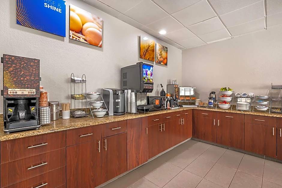 Comfort Suites Omaha Northwest