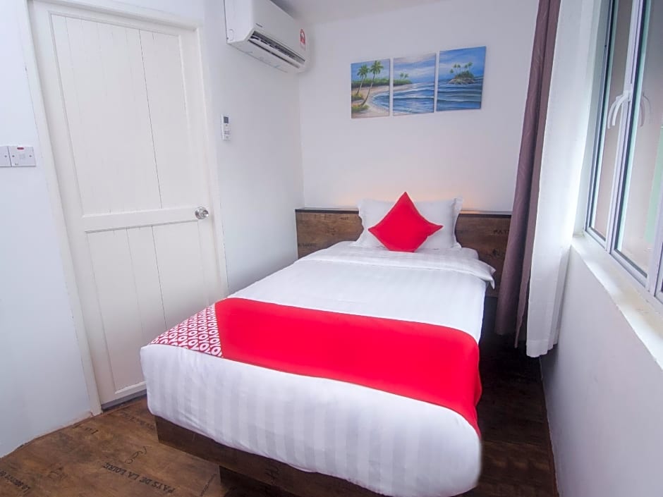 OYO 836 Mandurah Room & Cafe