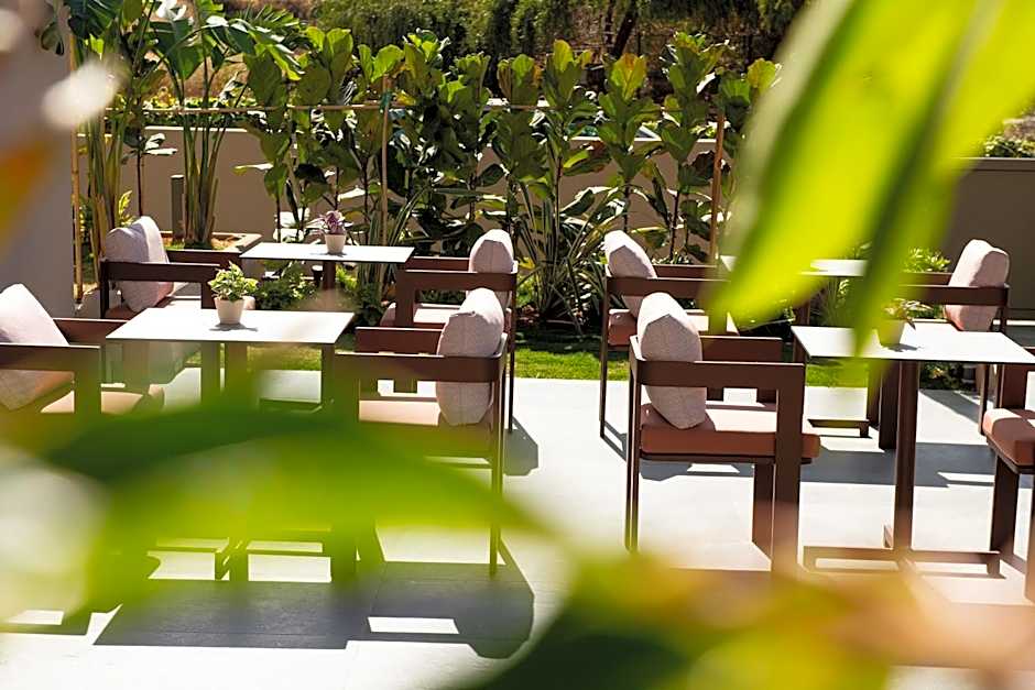 Cosmeen Lifestyle Boutique Stay