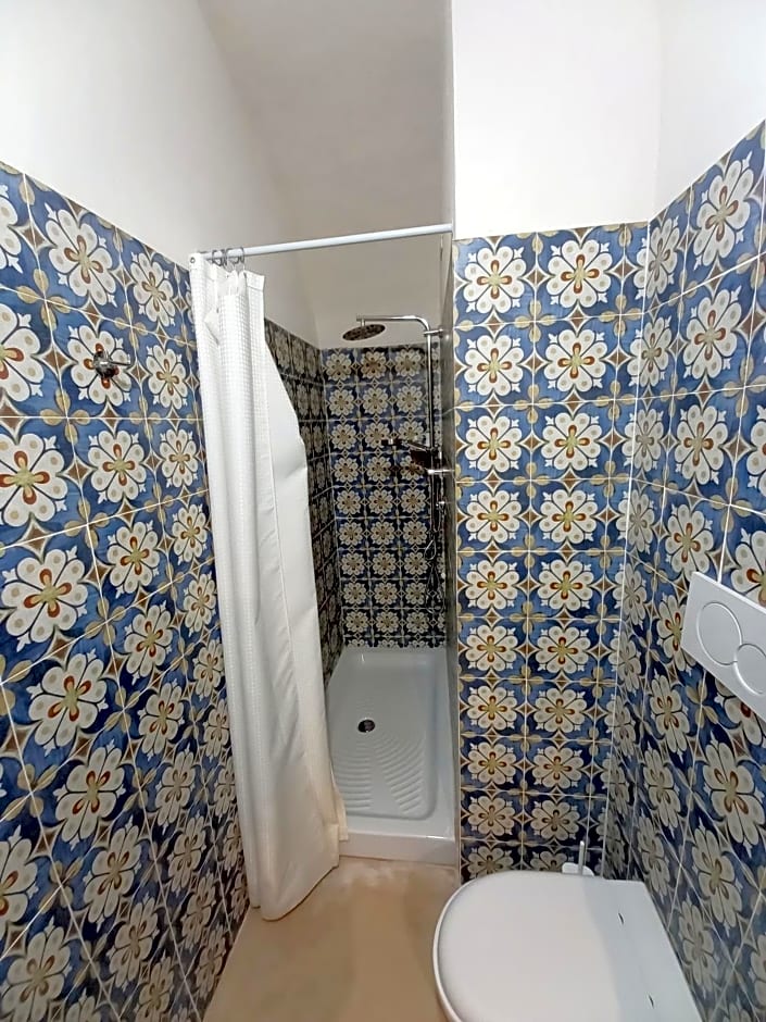 La casa dalle finestre blu