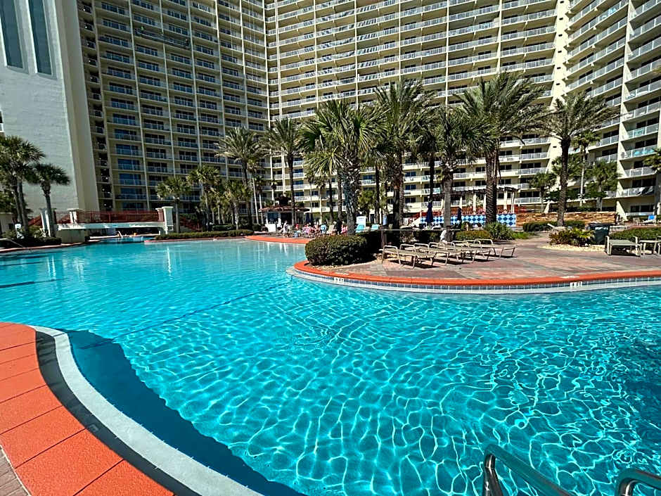 Amazing views! Great beachfront Panama City Condo