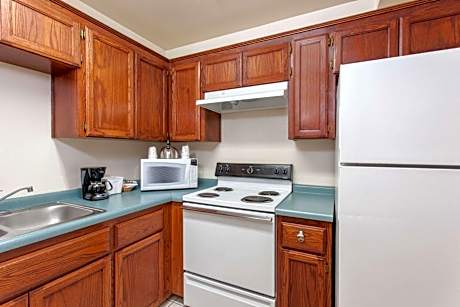 Studio Suite with Two Queen Beds - Non-Smoking