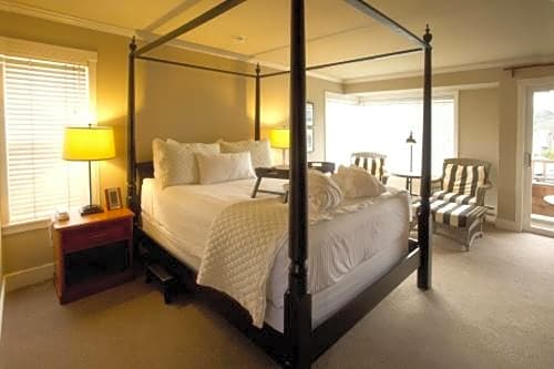 Cannon Beach Hotel Collection