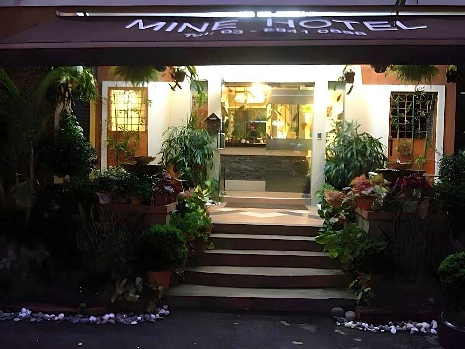 Mine Hotel