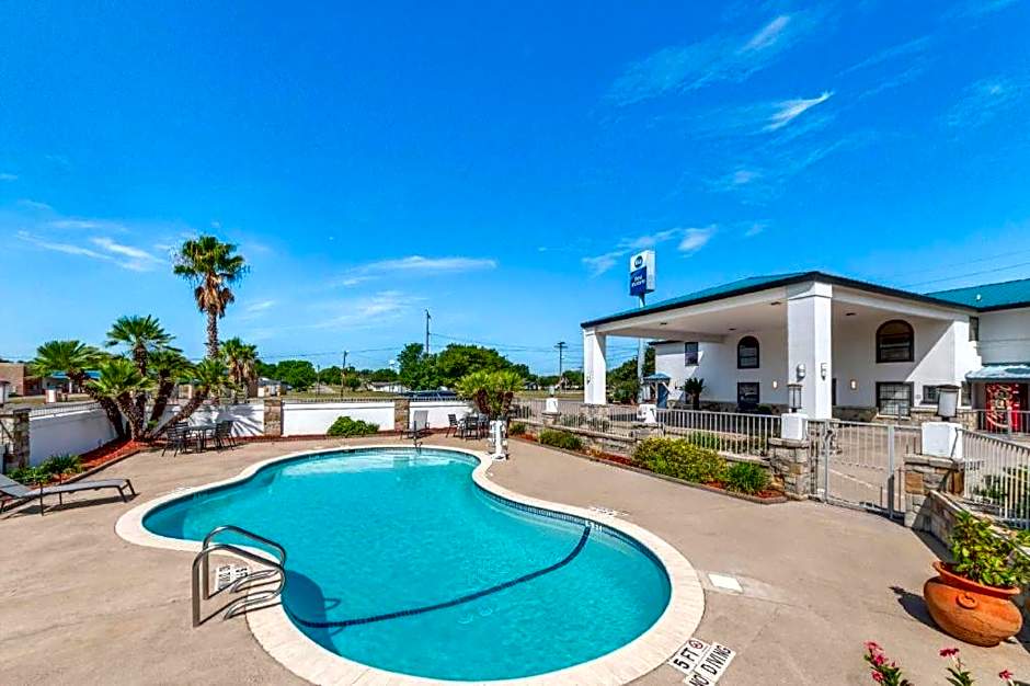 Best Western George West Executive Inn