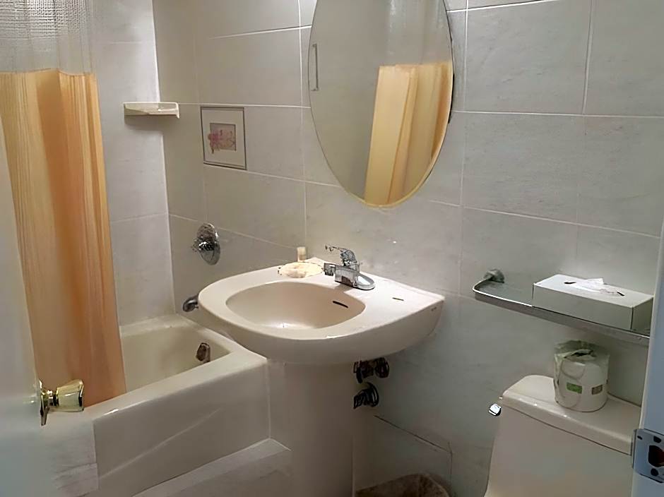 Days Inn by Wyndham Hicksville Long Island