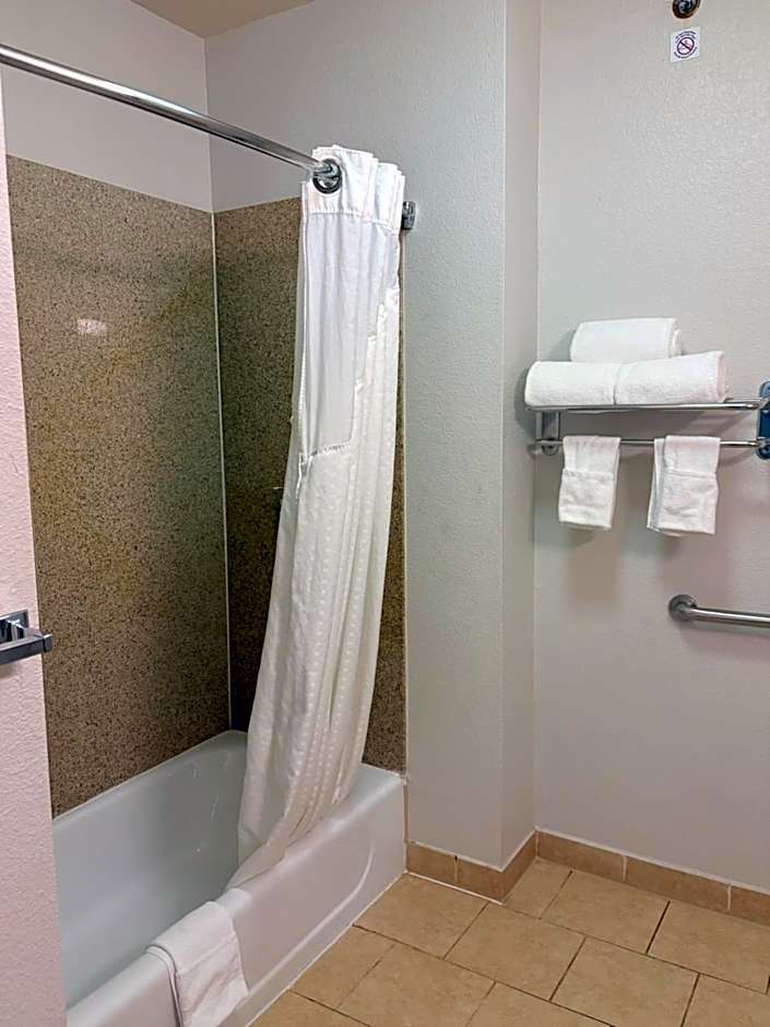 Country Inn & Suites by Radisson, Terrell