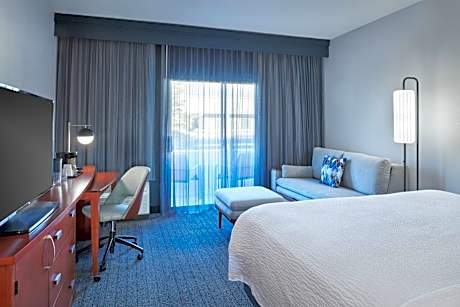 King Room with Sofa Bed - Non-Smoking