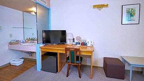 Standard Twin Room - Non-Smoking