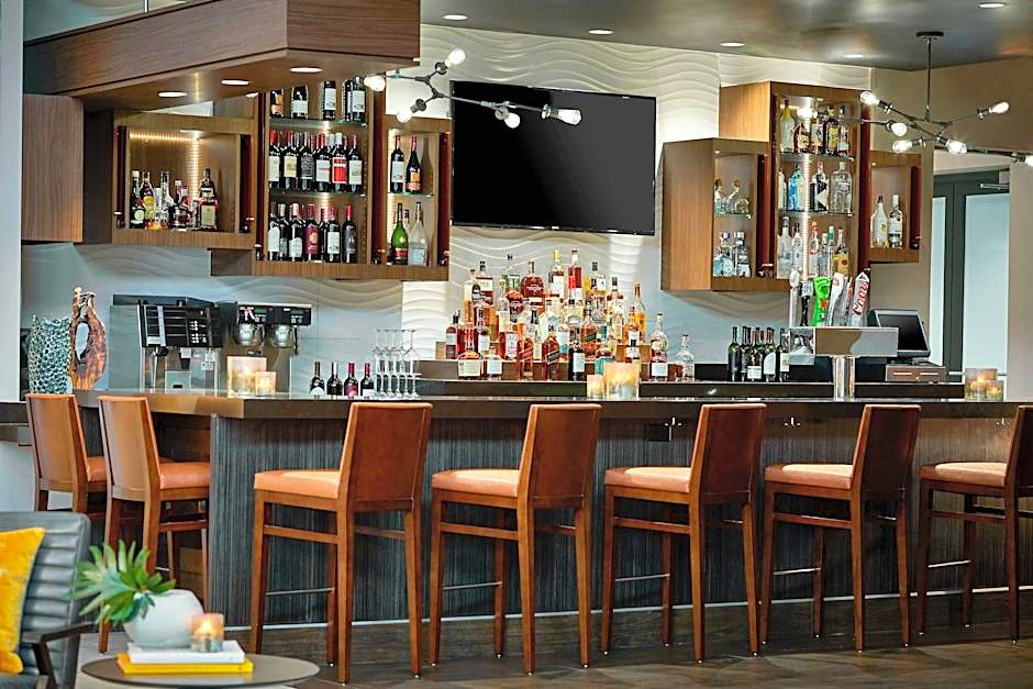 Renaissance Chicago Glenview Suites Hotel