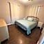 Modern & Cozy 2 bedroom home near downtown Shawnee