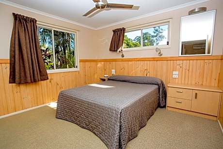 1 Bedroom Deluxe Cabin