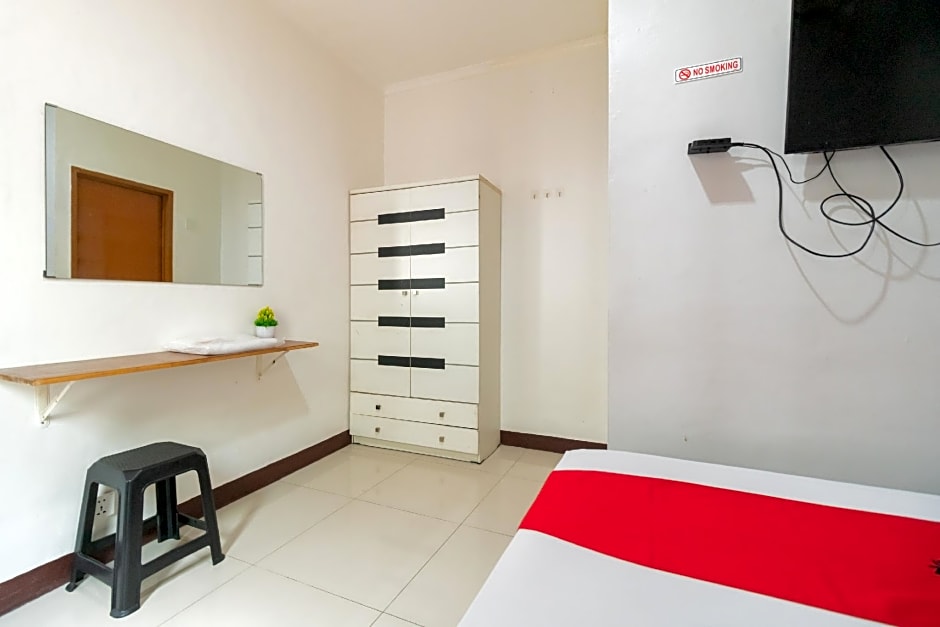 RedDoorz @ Tondano Benhil