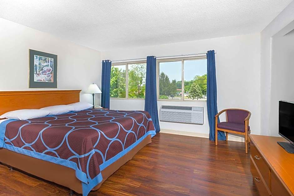Super 8 by Wyndham Kingston
