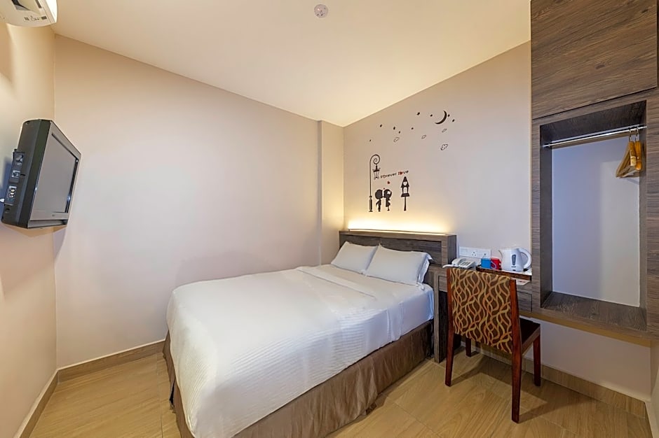 Photo 1 of 2 of Standard Queen Room