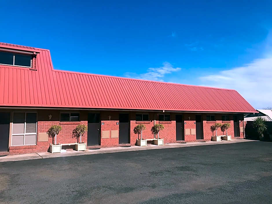 AAt 28 Goldsmith Motel