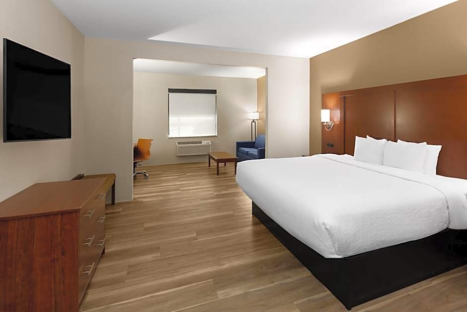 Wingate by Wyndham College Station South