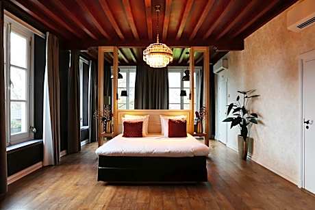 Suite with Garden View