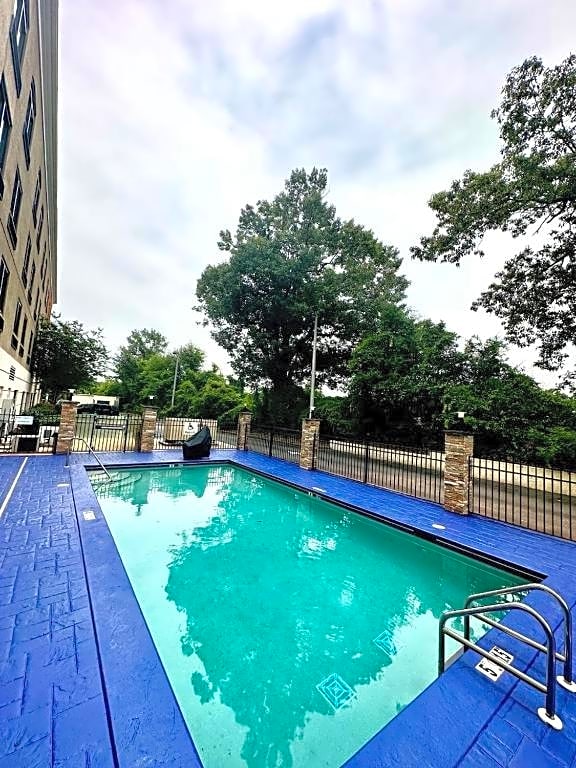 Holiday Inn Express & Suites Mobile West - I-10 By IHG
