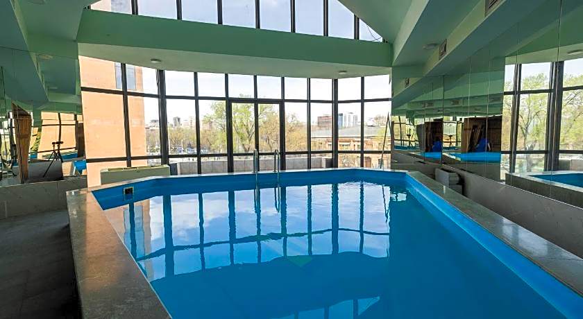 Ararat Hotel