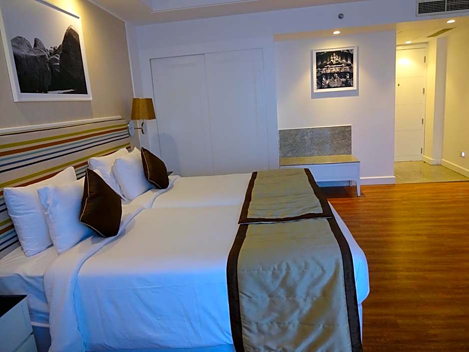 Amanora The Fern Hotels & Club