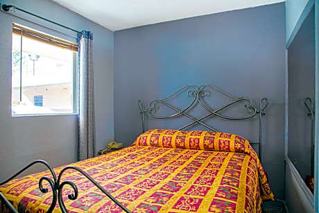 Premium Queen Bed Non-Smoking