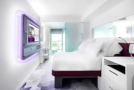Premium Queen Room