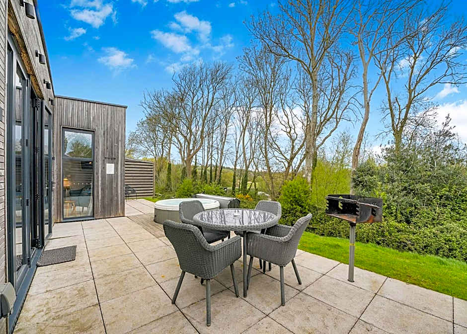 Swanborough Lakes Luxury Lodges