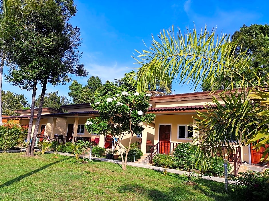 Ser-en-dip-i-ty Resort (SHA Extra Plus)