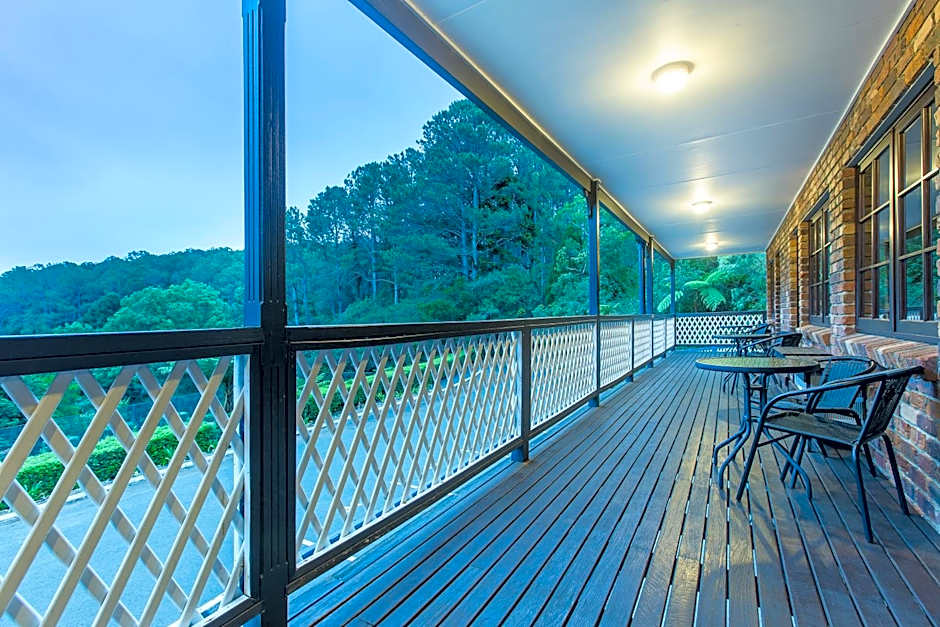 Montville Mountain Inn Resort