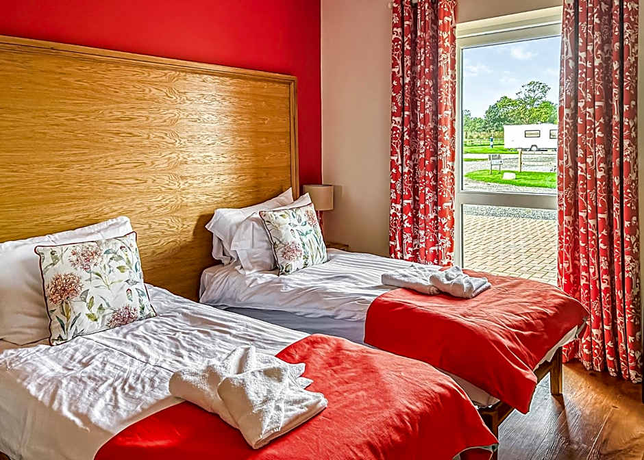 Flaxton Meadows Luxury Lodges