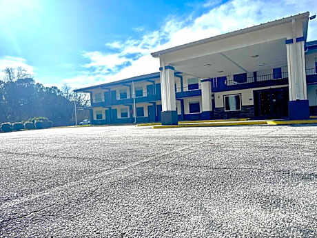 Days Inn by Wyndham Lavonia