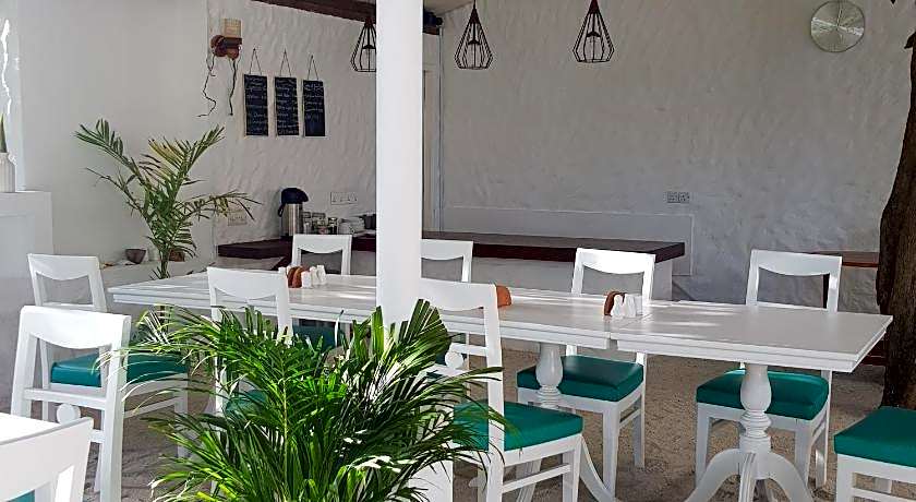 Vaali Maldives Island Escapes & Dive