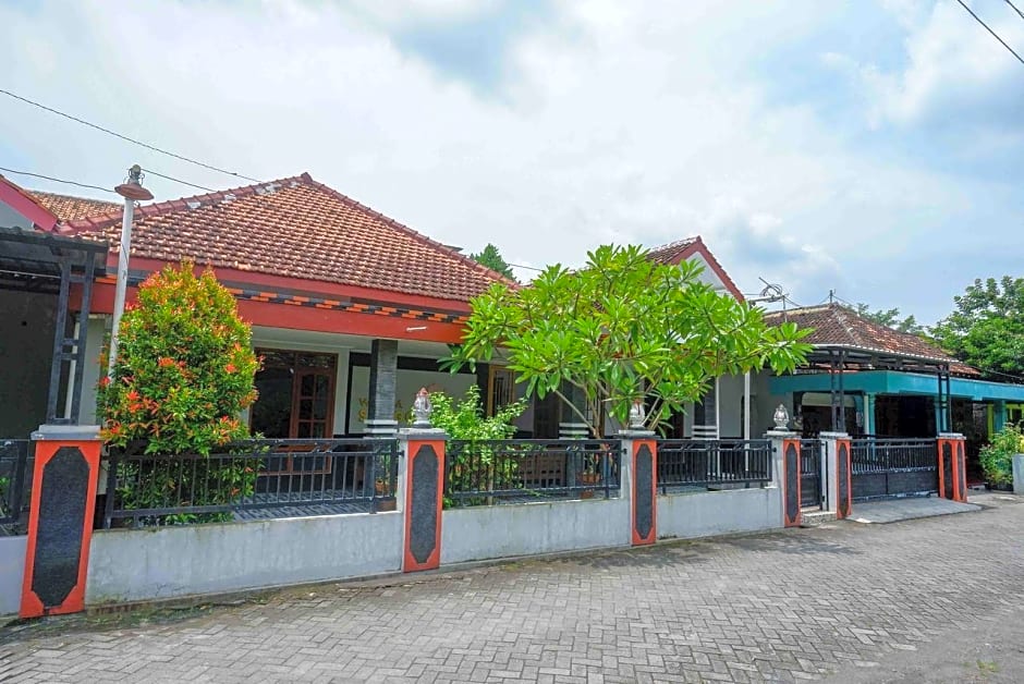 Wisma Sanggrahan Syariah Yogyakarta Mitra RedDoorz