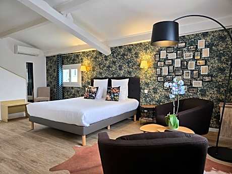 King Room with Pool View