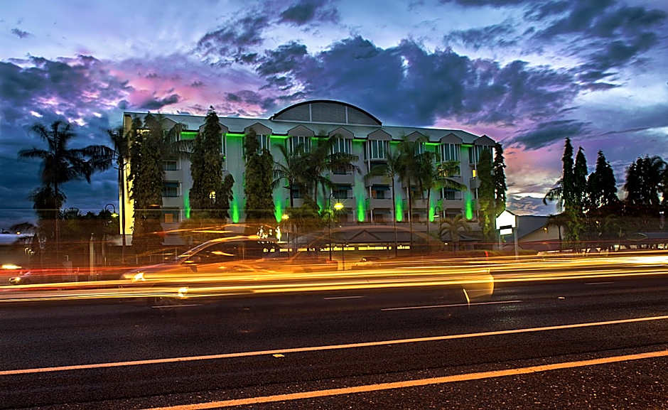 Cairns Sheridan Hotel