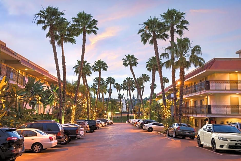 Days Inn by Wyndham San Diego Hotel Circle Near SeaWorld