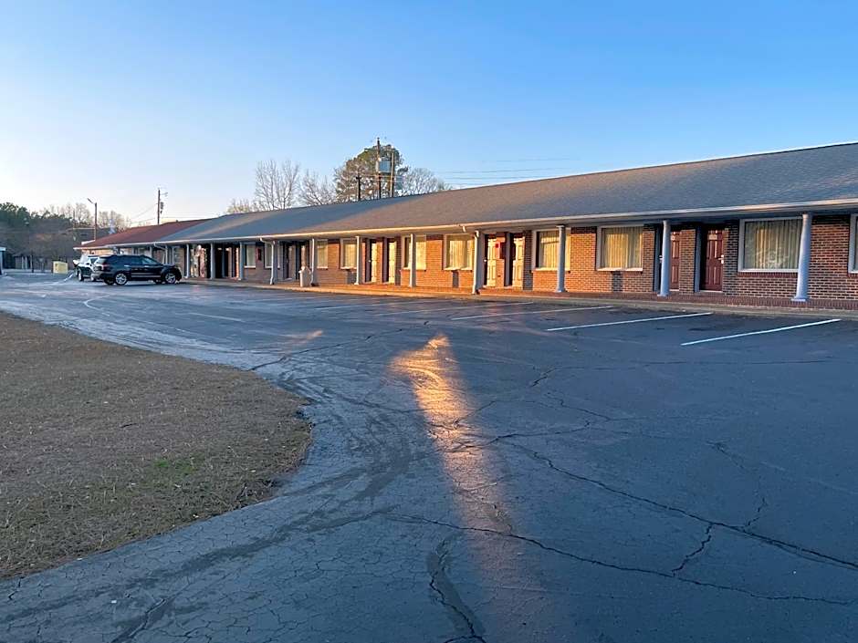 IMPERIAL MOTEL