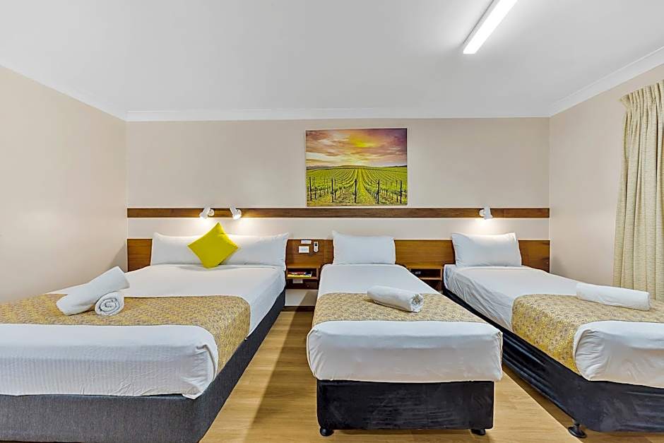 Castlereagh Motor Inn