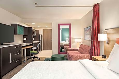 1King Accessible Tub Studio Suite